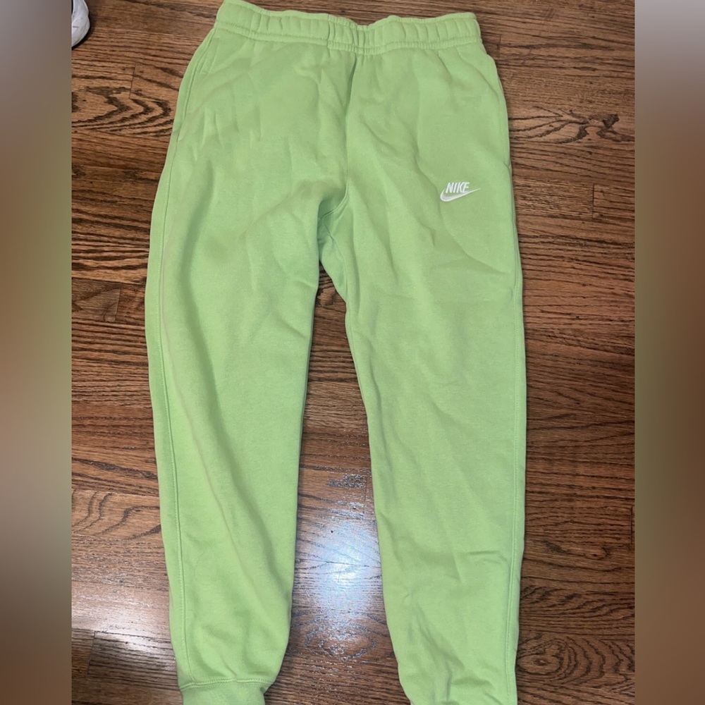 NIKE SWEAT PANTS SIZE SMALL MENS BRAND NEW